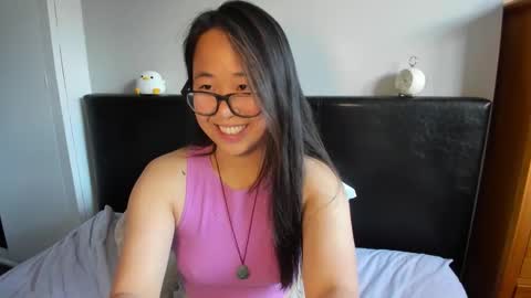 Gigi Chu  online show from 24, 10, 2025