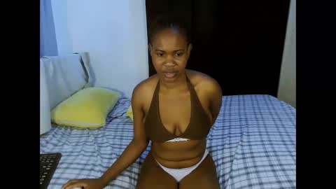 Snapshot of naughtysluts_ chatting on 31, 10, 2025 naughtysluts_ online show from 31, 10, 2025