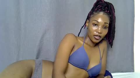 Snapshot of naughtyy4u chatting on 2, 5, 2026 naughtyy4u online show from 2, 5, 2026