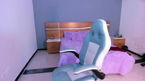 Snapshot of naugthy_brunette_ chatting on 23, 4, 2026 naugthy_brunette_ online show from 23, 4, 2026