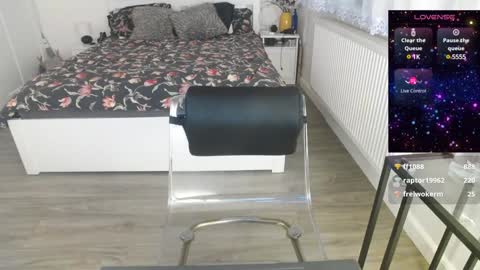 KimBeee online show from 2, 2, 2025