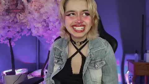 Snapshot of navier__ chatting on 24, 10, 2025 Navier online show from 24, 10, 2025