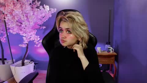 Snapshot of navier__ chatting on 5, 11, 2025 Navier online show from 5, 11, 2025