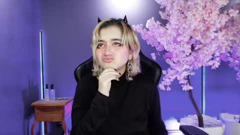 Snapshot of navier__ chatting on 11, 11, 2025 Navier online show from 11, 11, 2025