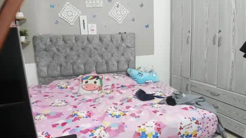 nay_and_aleja online show from 4, 12, 2024