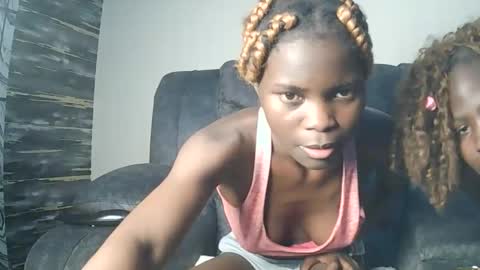 nayela_ online show from 6, 3, 2026