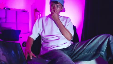 Im Nayton online show from 21, 10, 2025