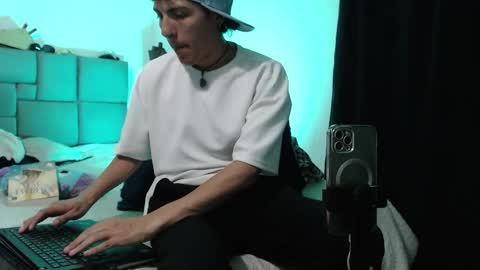 Im Nayton online show from 21, 10, 2025