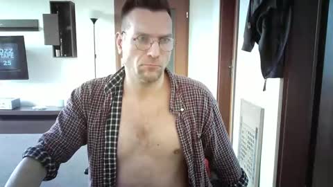 Sebastian online show from 5, 3, 2025