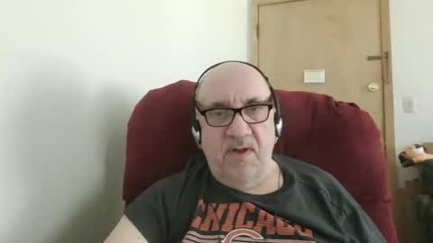 Snapshot of needlesslove chatting on 3, 5, 2026 Tom online show from 3, 5, 2026