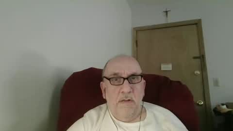 Snapshot of needlesslove chatting on 14, 5, 2026 Tom online show from 14, 5, 2026