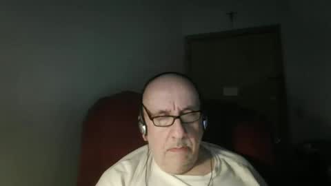 Snapshot of needlesslove chatting on 24, 5, 2026 Tom online show from 24, 5, 2026