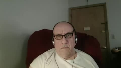 Snapshot of needlesslove chatting on 29, 5, 2026 Tom online show from 29, 5, 2026