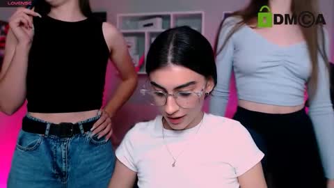 Snapshot of nekky_mouse chatting on 18, 9, 2025 Meow online show from 18, 9, 2025