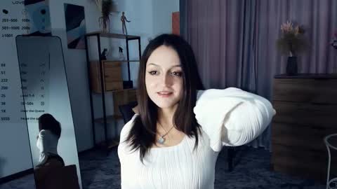 Vicky and Beatrice online show from 22, 10, 2025