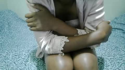 nelia_84 online show from 10, 7, 2026