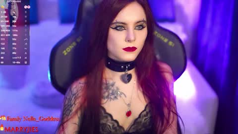 Snapshot of nelle_ chatting on 18, 9, 2025 online show from 18, 9, 2025