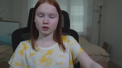 Snapshot of nellie_baby chatting on 27, 4, 2026 Nellie online show from 27, 4, 2026