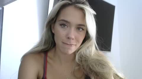 nelly_fortu online show from 9, 5, 2026