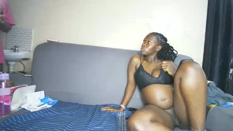 Snapshot of nellyeluxe chatting on 5, 3, 2026 nellyeluxe online show from 5, 3, 2026