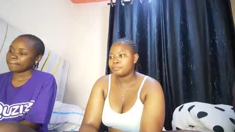 Snapshot of nellyeluxe chatting on 12, 5, 2026 nellyeluxe online show from 12, 5, 2026