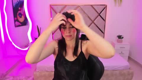 nenaarisk online show from 12, 4, 2026