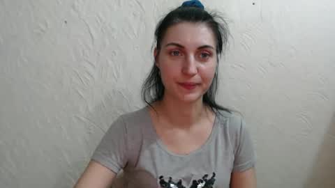 Nensy online show from 21, 2, 2025