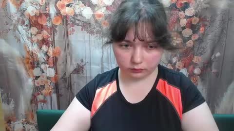 Snapshot of neonilalisova chatting on 12, 5, 2026 NeonilaLisova online show from 12, 5, 2026