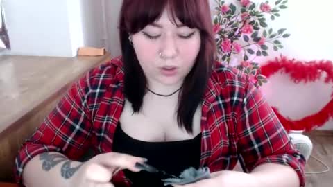 Snapshot of nereia chatting on 27, 5, 2026 nereia online show from 27, 5, 2026