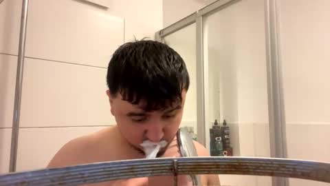 Joung Boy online show from 14, 12, 2025