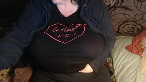Snapshot of new_milf chatting on 20, 4, 2026 Lilly online show from 20, 4, 2026