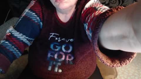 Snapshot of new_milf chatting on 25, 4, 2026 Lilly online show from 25, 4, 2026