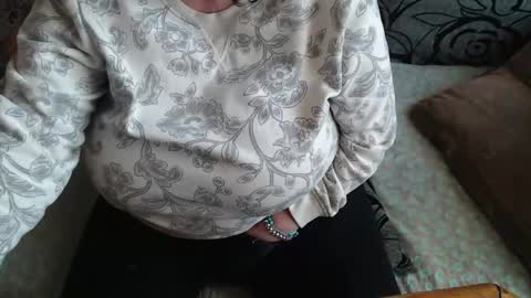 Snapshot of new_milf chatting on 26, 4, 2026 Lilly online show from 26, 4, 2026