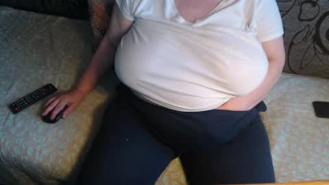 Snapshot of new_milf chatting on 2, 5, 2026 Lilly online show from 2, 5, 2026