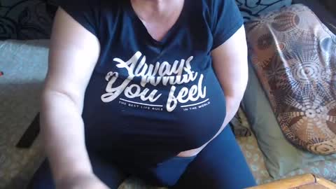 Snapshot of new_milf chatting on 16, 5, 2026 Lilly online show from 16, 5, 2026