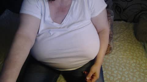 Snapshot of new_milf chatting on 20, 5, 2026 Lilly online show from 20, 5, 2026