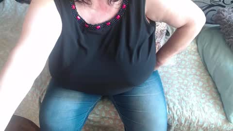 Snapshot of new_milf chatting on 24, 5, 2026 Lilly online show from 24, 5, 2026