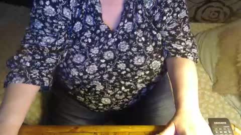 Snapshot of new_milf chatting on 25, 5, 2026 Lilly online show from 25, 5, 2026