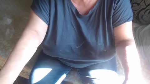 Snapshot of new_milf chatting on 27, 5, 2026 Lilly online show from 27, 5, 2026