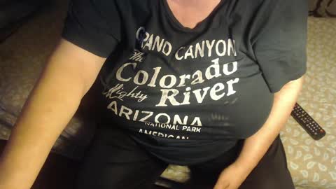 Snapshot of new_milf chatting on 31, 5, 2026 Lilly online show from 31, 5, 2026