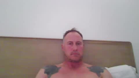 Snapshot of newportman1030 chatting on 21, 9, 2025 amandandhisgirl online show from 21, 9, 2025