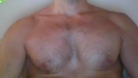 Snapshot of newtyguy90 chatting on 25, 6, 2026 newtyguy90 online show from 25, 6, 2026