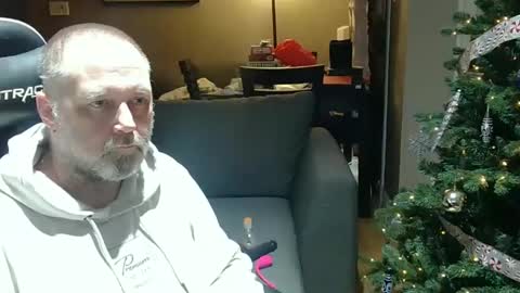 Snapshot of newvvorld chatting on 8, 12, 2024 NewWorld online show from 8, 12, 2024