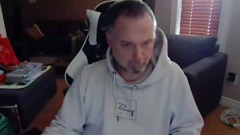 Snapshot of newvvorld chatting on 18, 2, 2025 NewWorld online show from 18, 2, 2025