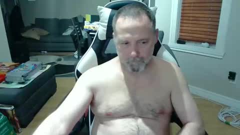 Snapshot of newvvorld chatting on 24, 2, 2025 NewWorld online show from 24, 2, 2025