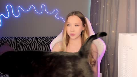 Snapshot of neyrmina chatting on 24, 1, 2025 Mina online show from 24, 1, 2025