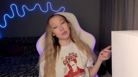 Snapshot of neyrmina chatting on 7, 2, 2025 Mina online show from 7, 2, 2025