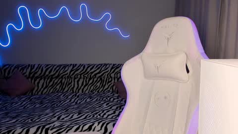 Snapshot of neyrmina chatting on 9, 2, 2025 Mina online show from 9, 2, 2025