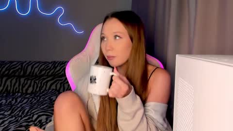 Snapshot of neyrmina chatting on 19, 9, 2025 Mina online show from 19, 9, 2025