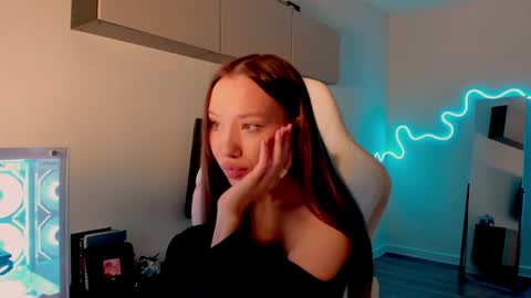 Mina online show from 13, 4, 2026